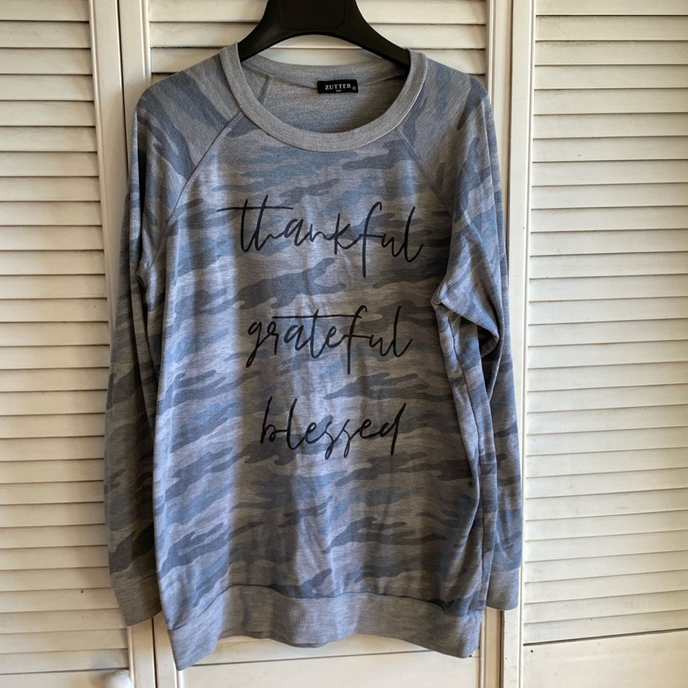 Zutter size medium camo thankful grateful blessed sweatshirt